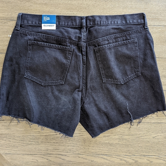 🔥Old Navy High Rise Distressed Slouchy Straight Black Cutoff Jean Shorts - Picture 2 of 2